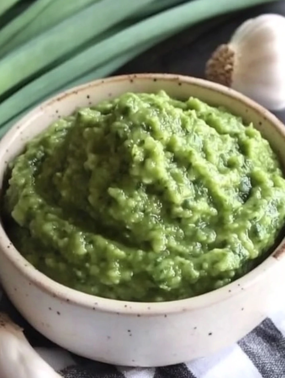 Fresh & Flavorful Garlic Scape Pesto Recipe (Seasonal Delight!)