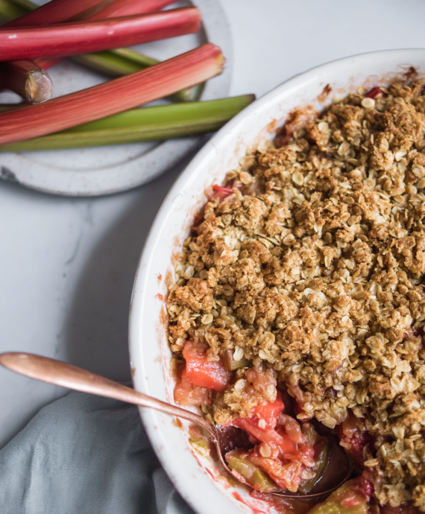 Your Go-To Easy Rhubarb Crisp Recipe 1 Delicious Easy Rhubarb Crisp with golden oat topping and bubbling fruit